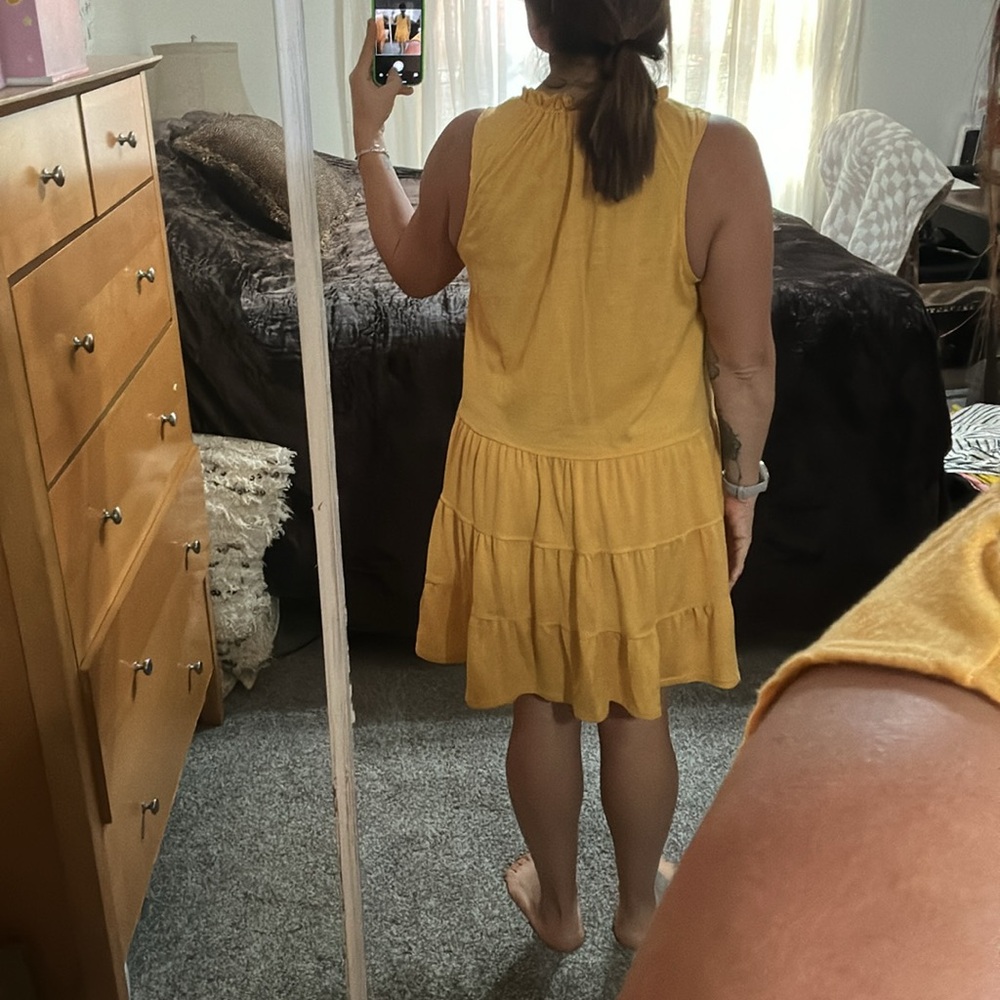 Yellow dress - Picture 4 of 5